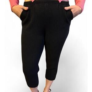 Vintage St. John black wool stretchy capris cropped trouser